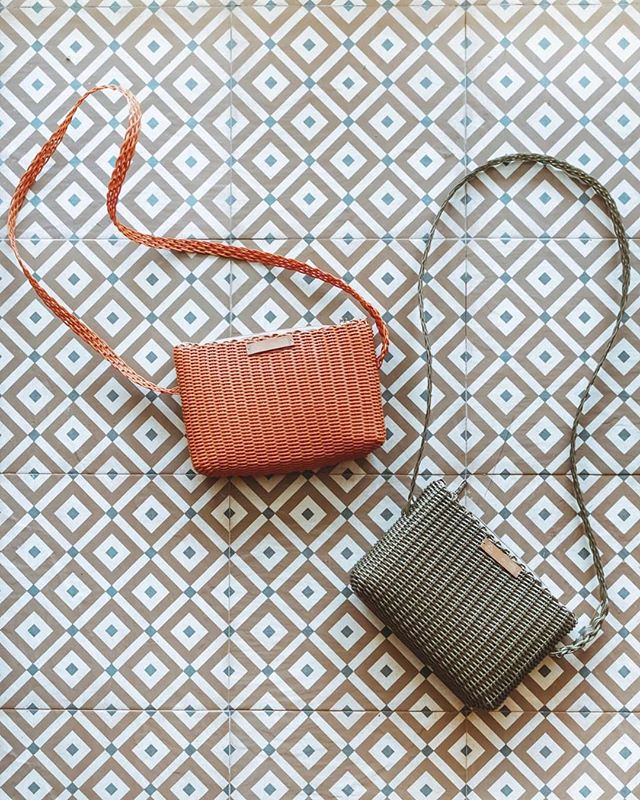 A work of art made by hand

Crossbody ES Terracotta 2019

Exclusive design by Garments 
Handmade by guatemalans artisans 
Recycled plastic 
#guatemala #guatemalaaroundworld #madeinguatemala #bolsos #handmade #guate #crossbag #crossbodybag #bolsasartesanales #styleinspiration #kor