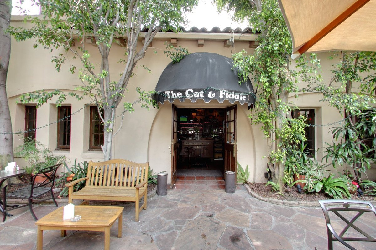 IABCLosAngeles's tweet photo. Hey LA! Come hang with us at the Legendary Cat &amp; Fiddle Pub in Hollywood on June 4th. Network with local communicators, PR practitioners and social media professionals. Plus, British fish &amp; chips are legit. #communications #hollywood #marketing
Tix: https://t.co/BuRvSdSrBz https://t.co/DDJ5WGAdQI