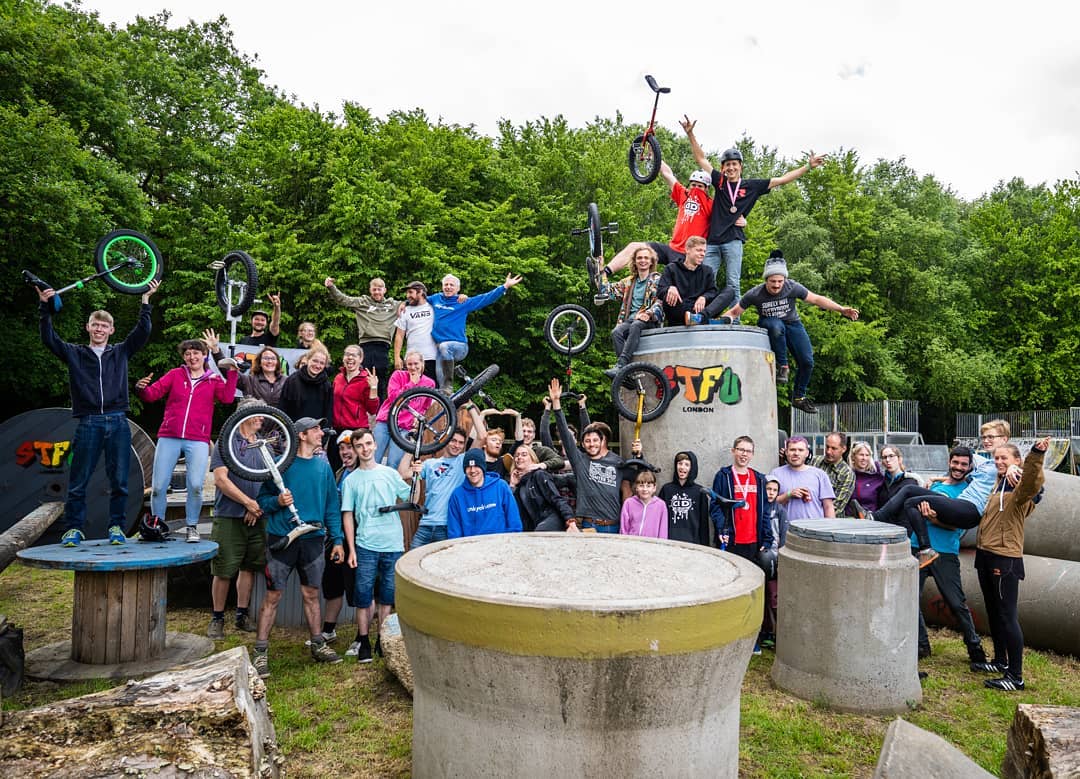 The results to the UK trials championships are up on our website now!

stfulondon.co.uk/uk-unicycle-tr…

#ukunicycling #unicyclelife #trialsunicycling #unicycletrials #radicalbikes #bikepark #trialspark #bikelife #bikestormz #knivesdownbikesup #bikesupknivesdown #fixedgear #fgfs