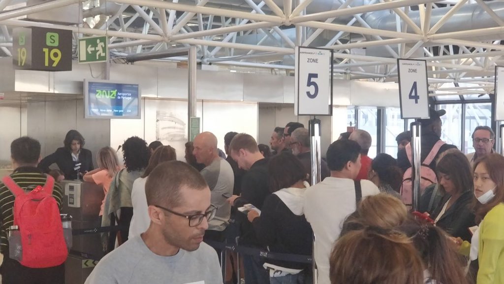 leokbittencourt's tweet image. @luizphx any guess to what it&apos;s in my mind experiencing this?!

#queuetheory