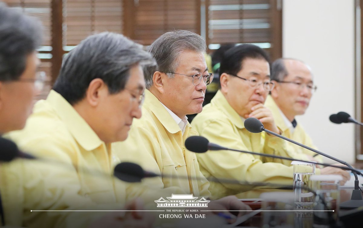 먼저 불의의 사고로 인한 피해자 분들과 그 가족들에게 깊은 위로를 드립니다.
헝가리 당국이 해난구조대를 투입하여 구조를 하고 있는데, 야간인데다 기상이 나빠서 어려움을 겪고 있다고 합니다. facebook.com/moonbyun1/post…