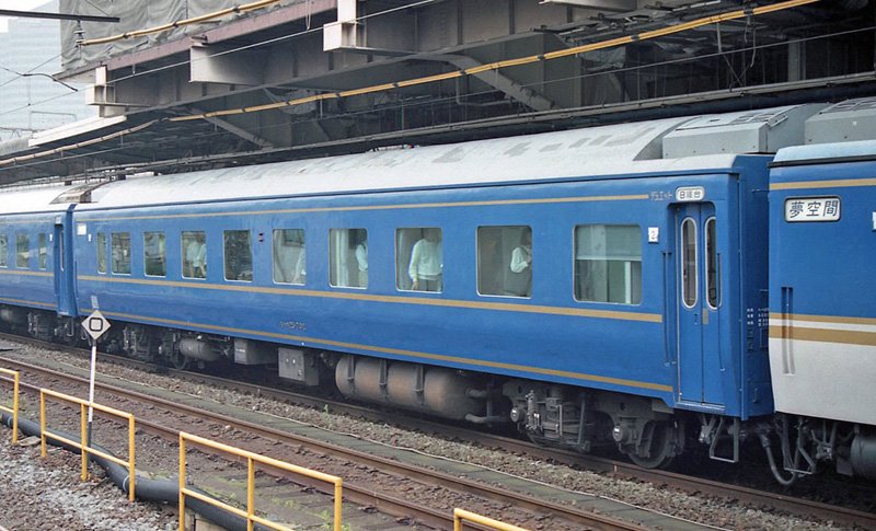 「デュエット」代表スハネ25 702。
この車両をなぜ「北斗星」に転用しなかったのかと、今でも思っております。