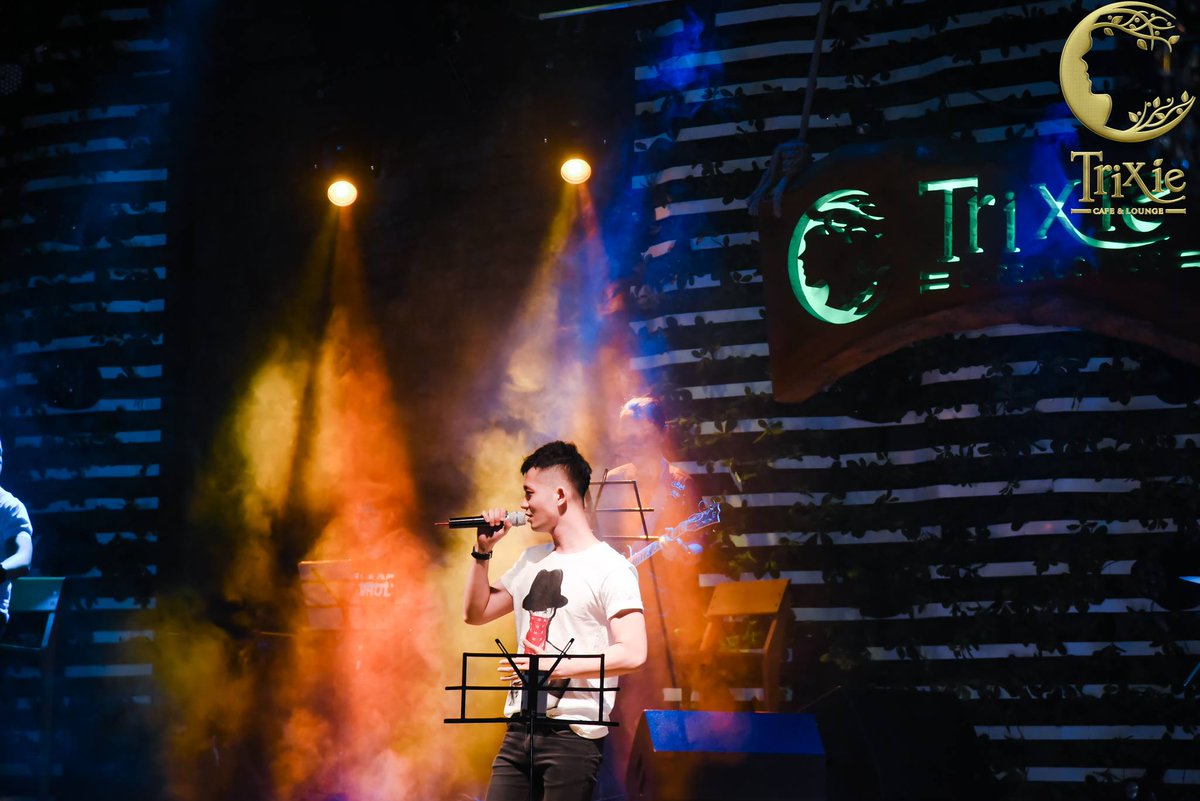 🎼 ĐÊM NHẠC NHỮNG BÀI HÁT ĐƯỢC YÊU THÍCH NHẤT 🎼
➼ Thời gian: 21h00【 Thứ bảy, 31/05/2019 】
➼ Link đặt bàn : trixie.com.vn/dem-nhac-nhung…
✪Address: 165 Thai Ha, #Hanoi
✆Hotline: 0977.165.165-0888.165.165
ⒻFacebook: fb.com/trixie.cafe.lo…
