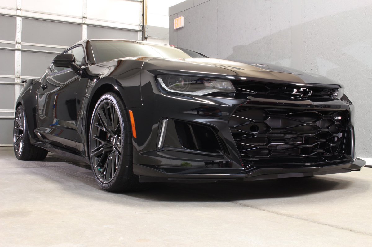 swirlfreedetail's tweet photo. 2019 #chevy #ZL1 multi step / protected with #Modesta #BC04 https://t.co/EbGbAOppSu