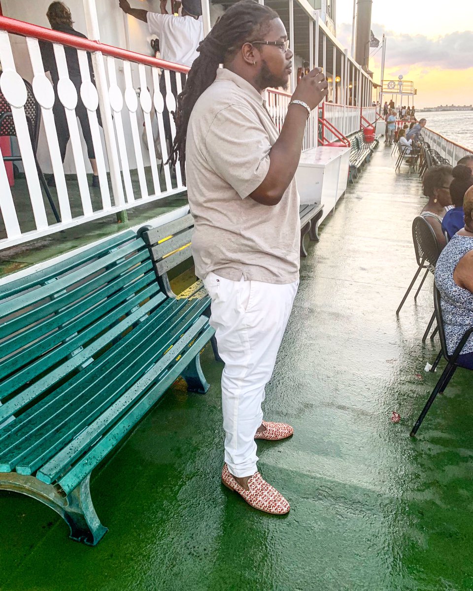 CoreLyricz's tweet photo. Momma , there goes that man ❗️#mommasboy❤️ #mom #love #and #live #life #natchez #steam #boat #nola #neworleans #new #music #on #the #way https://t.co/09Mh9MVOH1