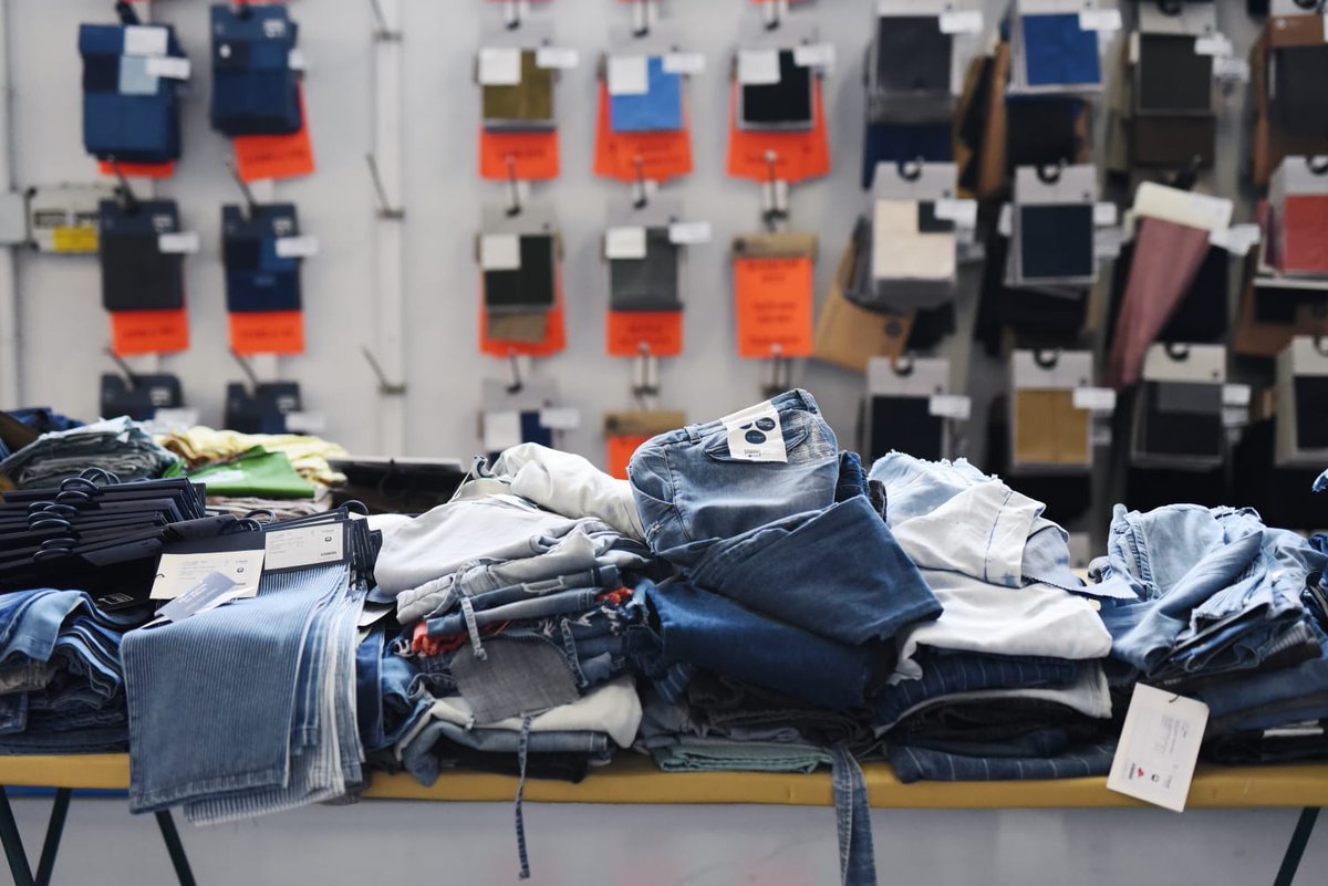 tsantanderina's tweet photo. TENCEL™ and cotton.
#rturn #RDenim #santanderinagroup #ts #tsmoda #sustainability #recycledfabric #responsibletextile #rturn #fashionrevolution https://t.co/9oNqPOG4Y3