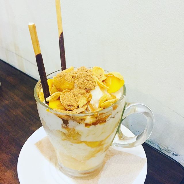 incdo's tweet photo. Mango cream delight... 😋 https://t.co/8JphgC5U29 https://t.co/77LxrMlFLx
