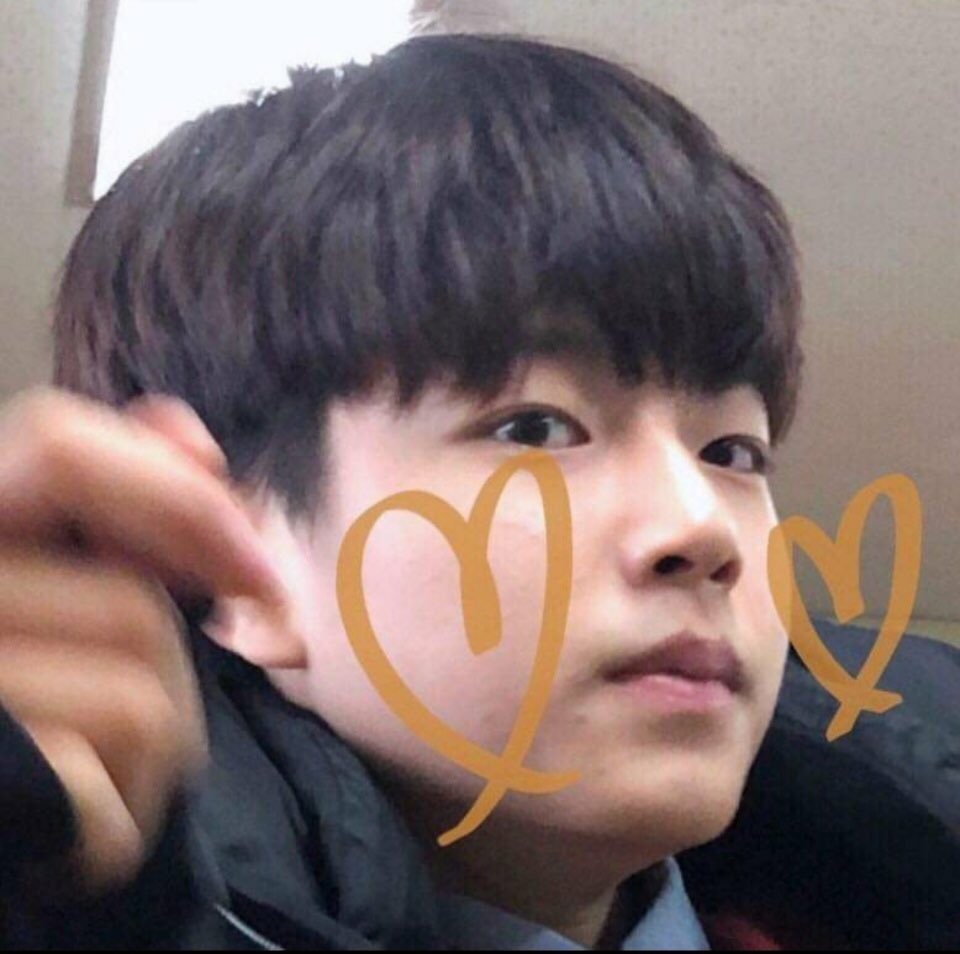 JINWOO_TH's tweet photo. (🍊) พรีเดจินอูค่ะ ตอนนี้เริ่มโตแล้ว น้องบอกน้องเป็นคนเซ็กซี่ค่าาา

#PRODUCE_X_101 #PRODUCEX101 #LeeJinWoo #이진우 https://t.co/U7LkAuUbNU
