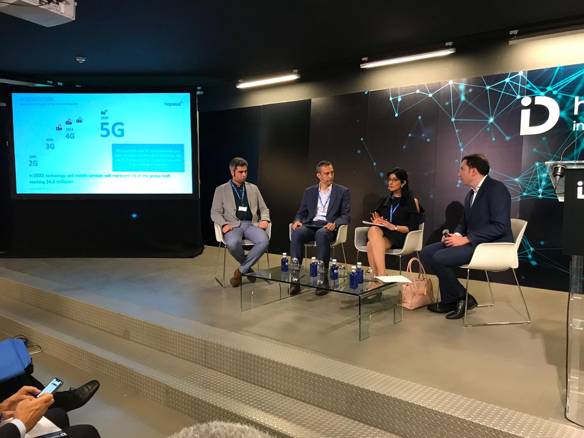 Greate pleasure  to talk about 5G with these excelent colleagues #hispasatinnovationsdays <a href="/Hispasat/">Hispasat</a>