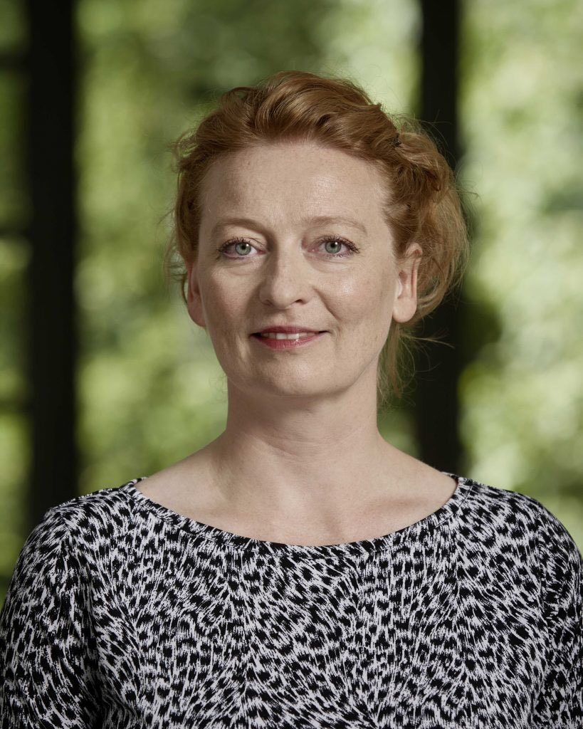 KlinkertBrigitt's tweet photo. Eva Kleinitz, la lumineuse et talentueuse Directrice de l’@Operadurhin nous a quittés au petit matin. Toutes mes condoléances à sa famille, à ses proches, aux équipes de l’Opéra. Elle laisse derrière elle un grand vide. Paix à son âme. https://t.co/oDcDXjYJAd