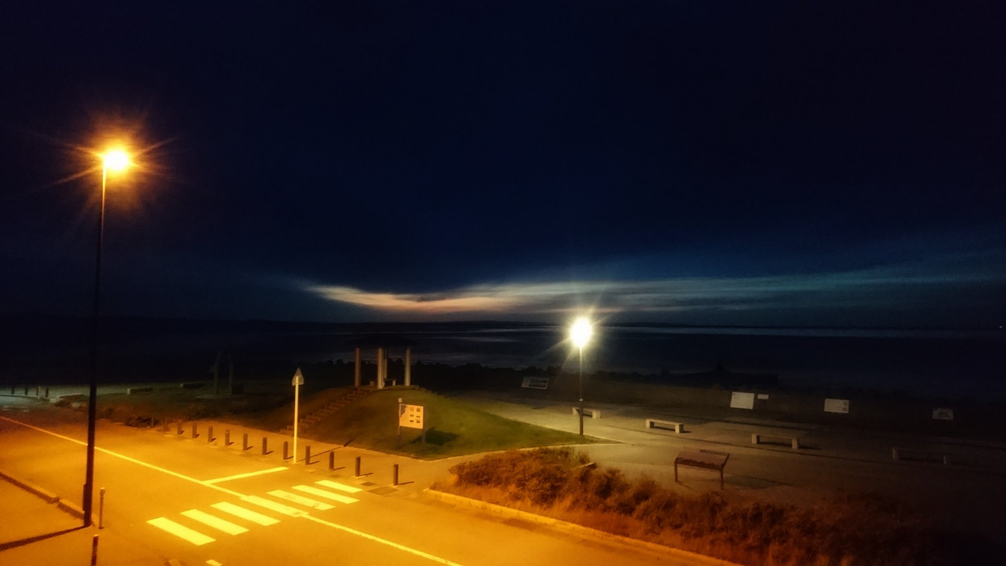 Twitter 上的 しみっちゃん 夜の蜃気楼見に来たんだけど空が怖い T Co Vkzruyneys Twitter