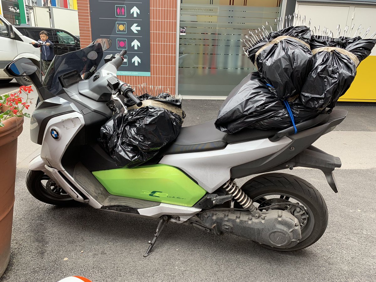 chris75sf's tweet image. Special Delivery 🚚 ⚡️👍 #BMW #CEvolution