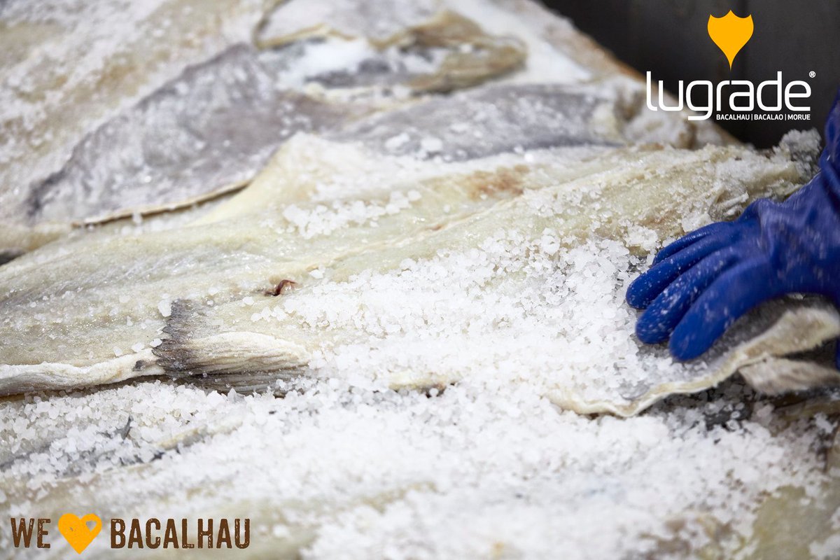 lugradeSA's tweet photo. Sabia que a única matéria-prima que a Lugrade adiciona ao seu Bacalhau durante o processo de produção é sal?
Porque a sua saúde é-nos valiosa! 😉

#lugrade #welovebacalhau https://t.co/gScKKMLkqa