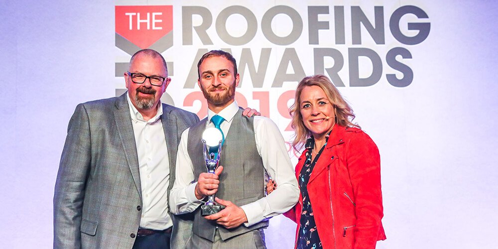 #Apprentice Blake Edgell has won the very first <a href="/TheNFRC/">NFRC</a> Young #Roofer of the Year #Award. The 23 year-old trainee, who works for <a href="/JRandallRoofing/">J Randall Roofing</a> was presented with his award at the <a href="/UKRoofingAwards/">UK Roofing Awards</a>. <a href="/BMIUKandIreland/">BMI UK & Ireland</a> #Roofing bit.ly/2W39jAm