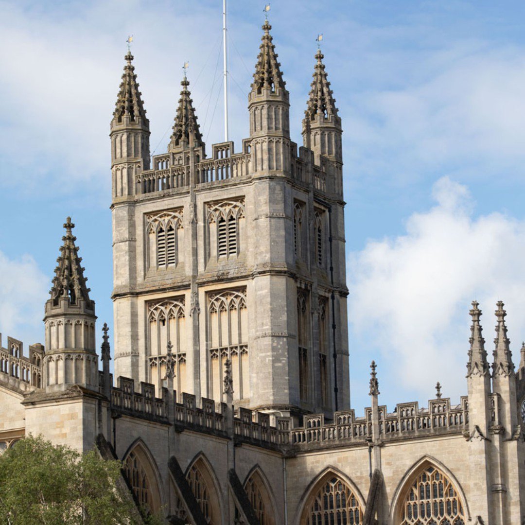 Bath is such a picturesque place, everywhere you turn there is a view worthy of a king. What is your favourite part of Bath? 

#visitbath #roseatehotels #bath #travel #boutiquehotel #luxurytravel #luxury #travel