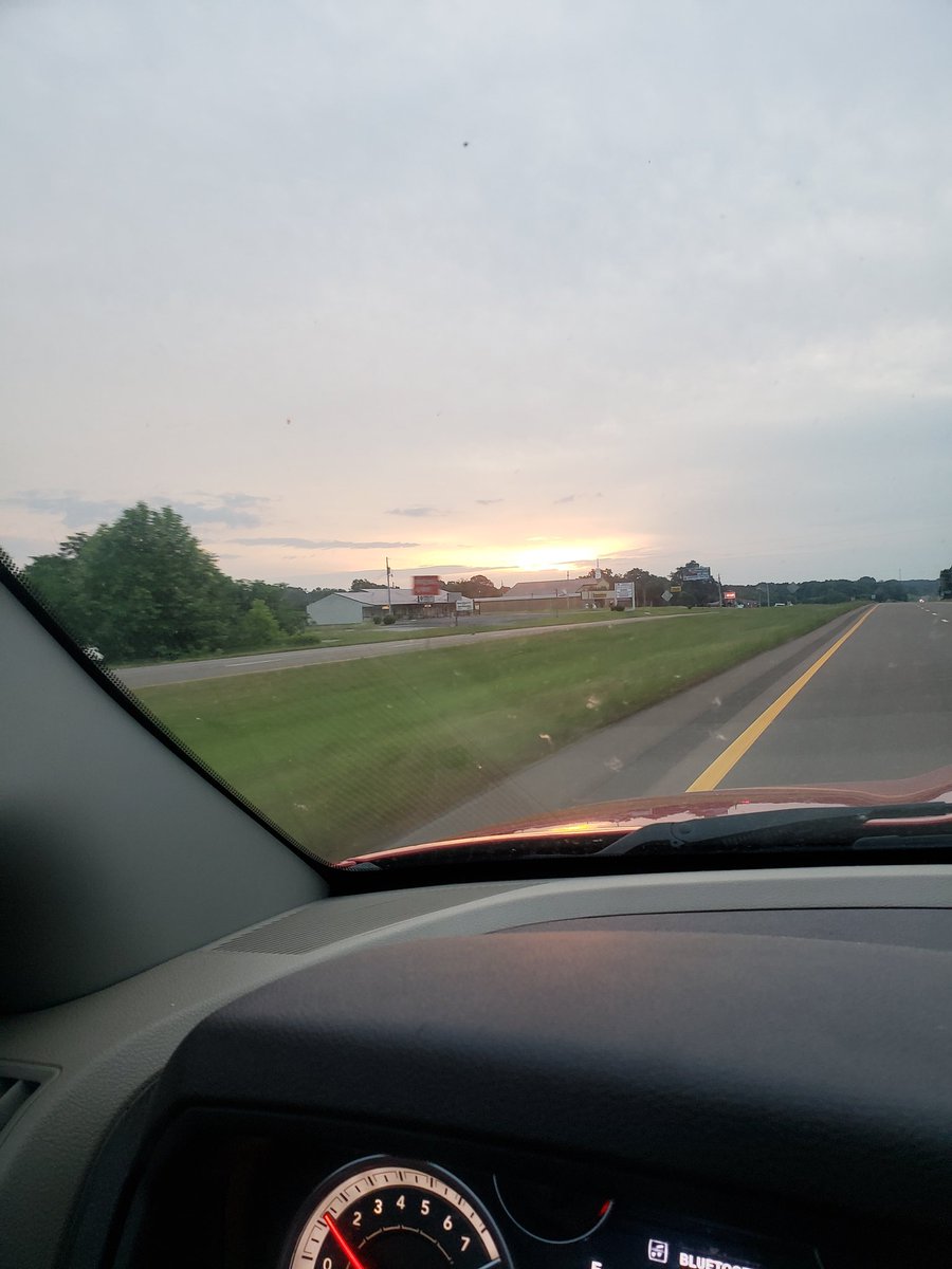 BCHSTigersFB's tweet photo. What a beautiful morning to kickoff summer workouts. Day 1 the Tigers are coming. #BElevated #BFocused https://t.co/YBJdfV59aC