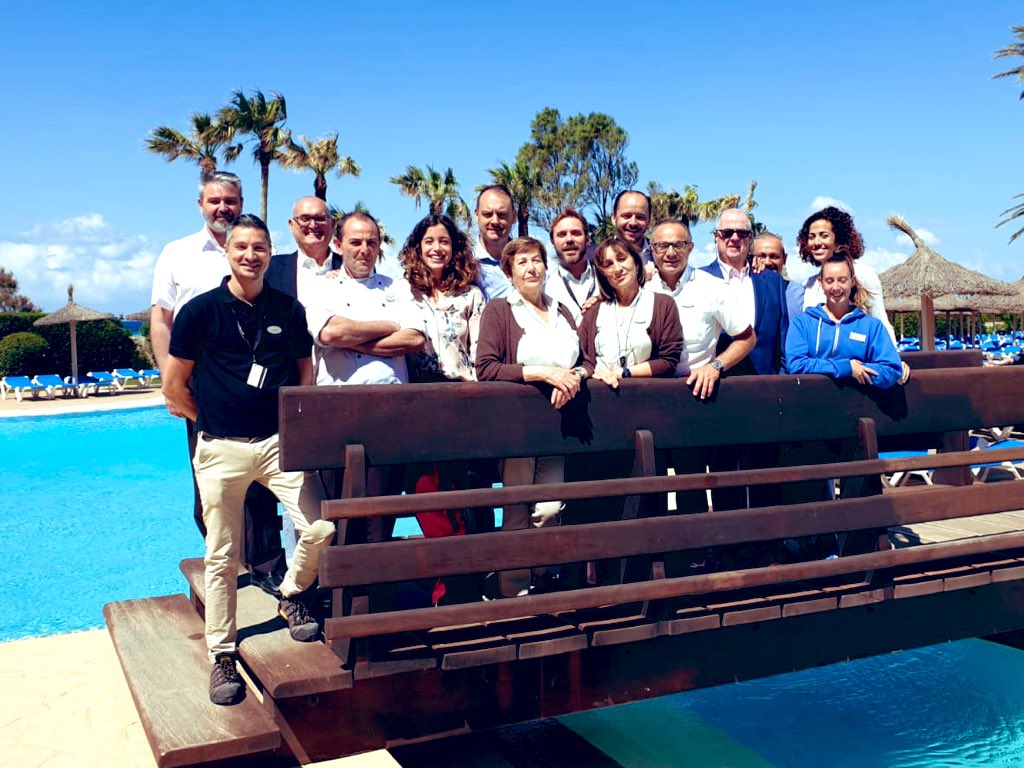 Cuanta experiencia, y talento junto!!! #equipazo #SolMilanosPingüinos Gracias por la visita! <a href="/alfonsodelpoyo/">Alfonso del Poyo</a> <a href="/AlbertoLalinde4/">Alberto Lalinde</a> <a href="/fatimalcantara7/">Fa. Alcántara Liñán</a>