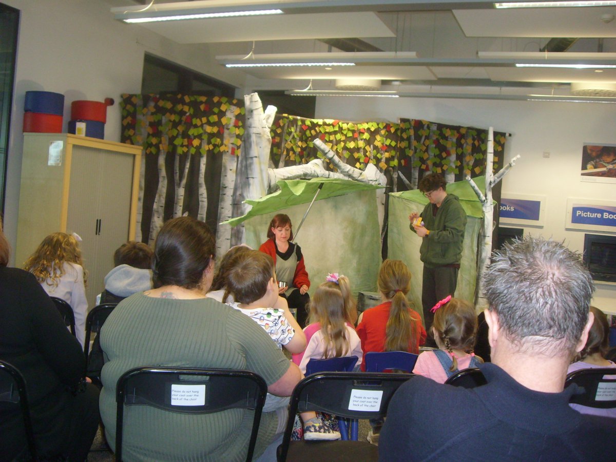 Knowsleylib's tweet photo. A big thank you to @WADRoars for an excellent performance this morning at #StockbridgeLibrary All the kids and adults thoroughly enjoyed watching! 
But don't worry if you haven't had the chance to watch this excellent show yet as they will be visiting other Knowsley Libraries... https://t.co/XQpqxT5v4P