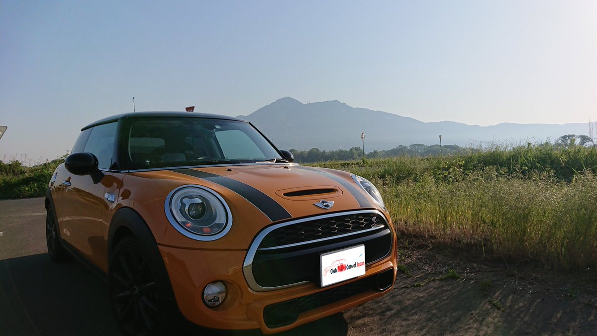 Winters88549360's tweet photo. MINI Live Studio
MINI COOPER S E CROSSOVER ALL4.
¥4,980,000〜
フル充電3時間ははやくなったなぁ。。
PHEV ユーザーが増えるかな?
#MINI #MiniLiveStudio https://t.co/EajE1tZzwf
