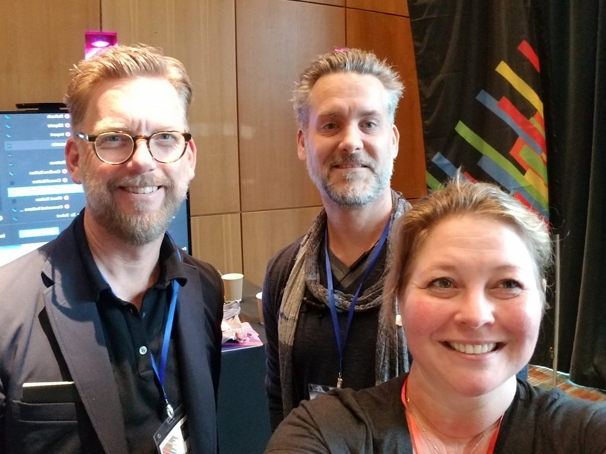 Thanks for stopping by the <a href="/InVisionApp/">Freehand by InVision</a> kiosk <a href="/DesignopsC/">DesignOps Global Conference 2022</a> to chat about the The New Design Frontier report. <a href="/douglaspowell1/">Doug Powell</a> and @uncleunvoid.