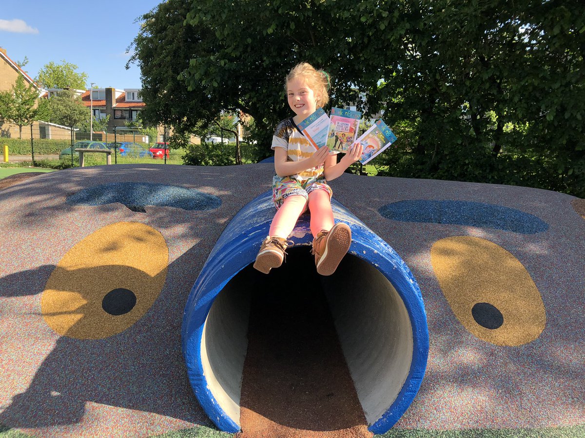 Deze toppers uit groep 4 en 5 hebben intensief meegedaan aan de boekenbingo 2019. Super goed gedaan! Dit is hun top 3. #boekenbingo2019 <a href="/JufSanne/">Juf Sanne</a> <a href="/blauwaventurijn/">Blauwe Aventurijn</a>