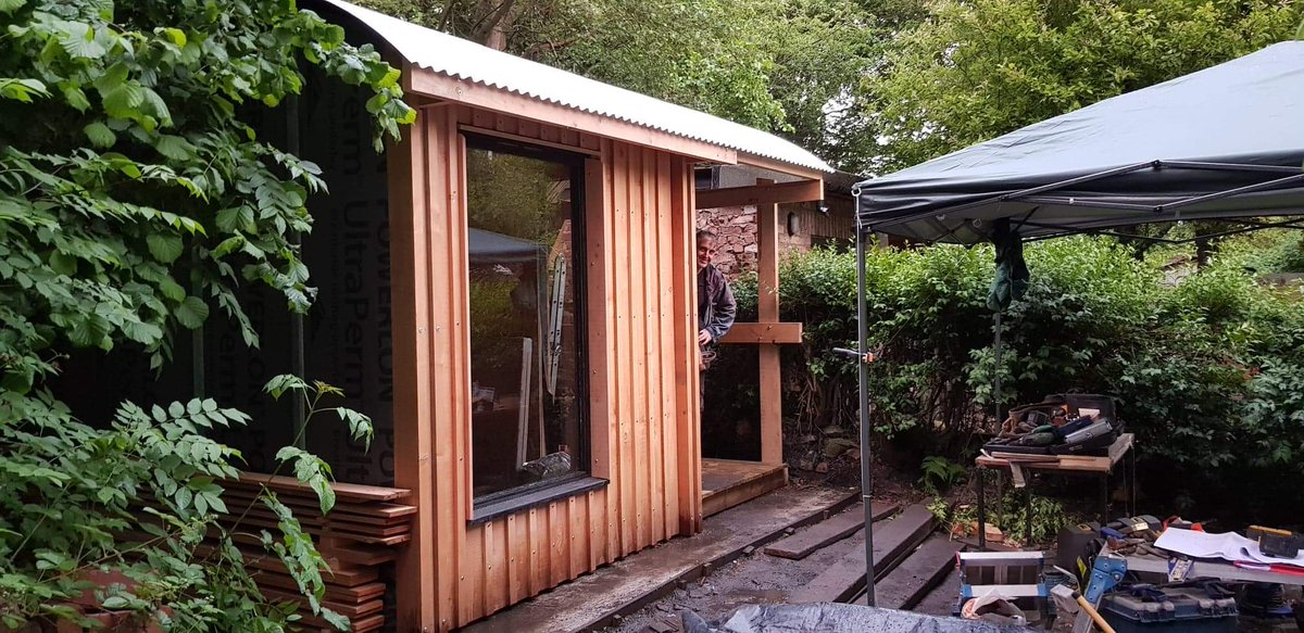 morphut's tweet photo. When you order a #MorphPOD for your #Garden we respect your personal space is. #Architect builder Nick &amp; Mark have the experience to work out how your POD can fit your plot or even how to get roof sheeting to your garden without scratching your neighbour's car! #gardenshour https://t.co/RnTHgrLnqv