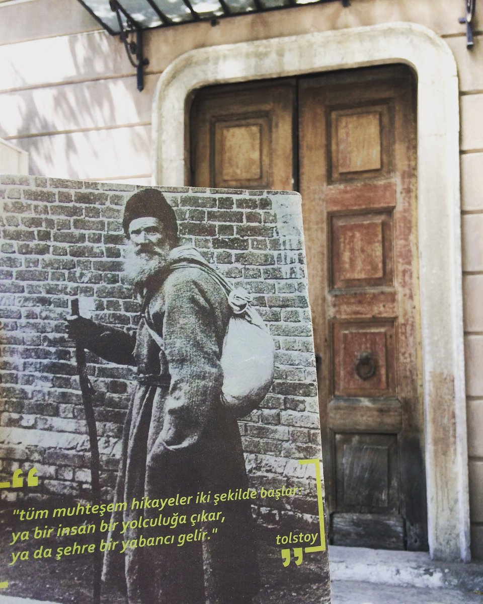 Biz Tolstoy'un yalancısıyız.
#kafiledergi #yoldurkaybettiğin #göç #yol #tolstoy