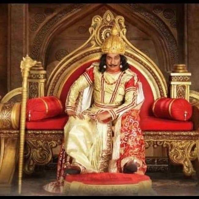rajeshm10's tweet photo. #Pray_for_Neasamani நேசமணி முழுவதும் குணமடைந்தவுடன் தனது அரசவையில் இடம் தருதவதாக மன்னர் இம்சை அரசன் புலிகேசி அறிவித்துள்ளார் . https://t.co/jC6G0AmHY4