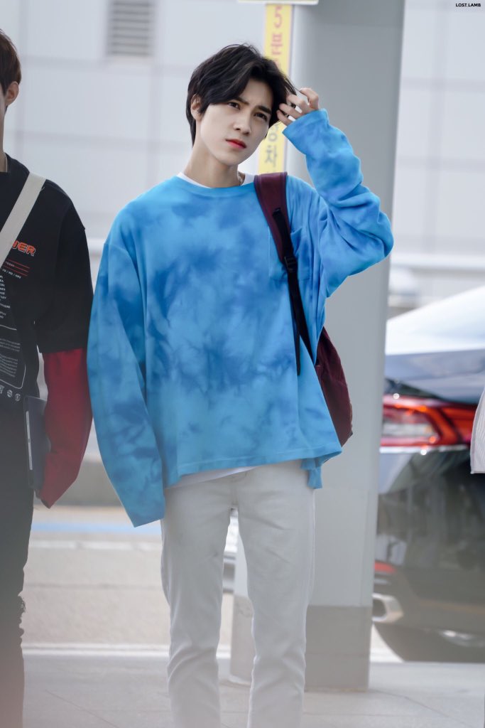 henderyzone's tweet photo. 190508 ✰ ©️Lost Lamb

#HENDERY #黄冠亨 #WayV #威神V https://t.co/lryklx4pw8