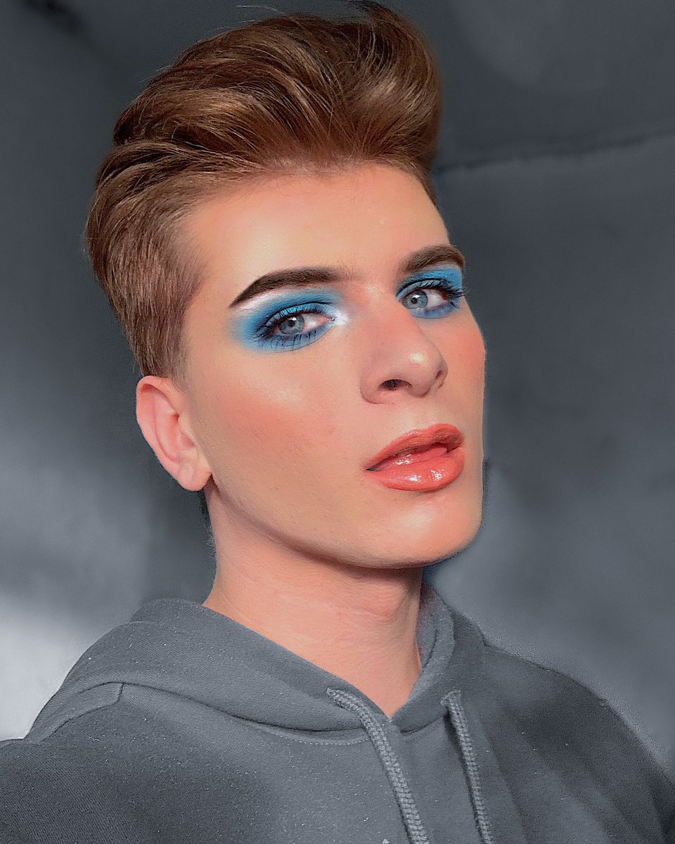 nathysalamander's tweet photo. @JeffreeStar WHAT UP SIS #JeffreeStarPRList https://t.co/ll8npLFVid