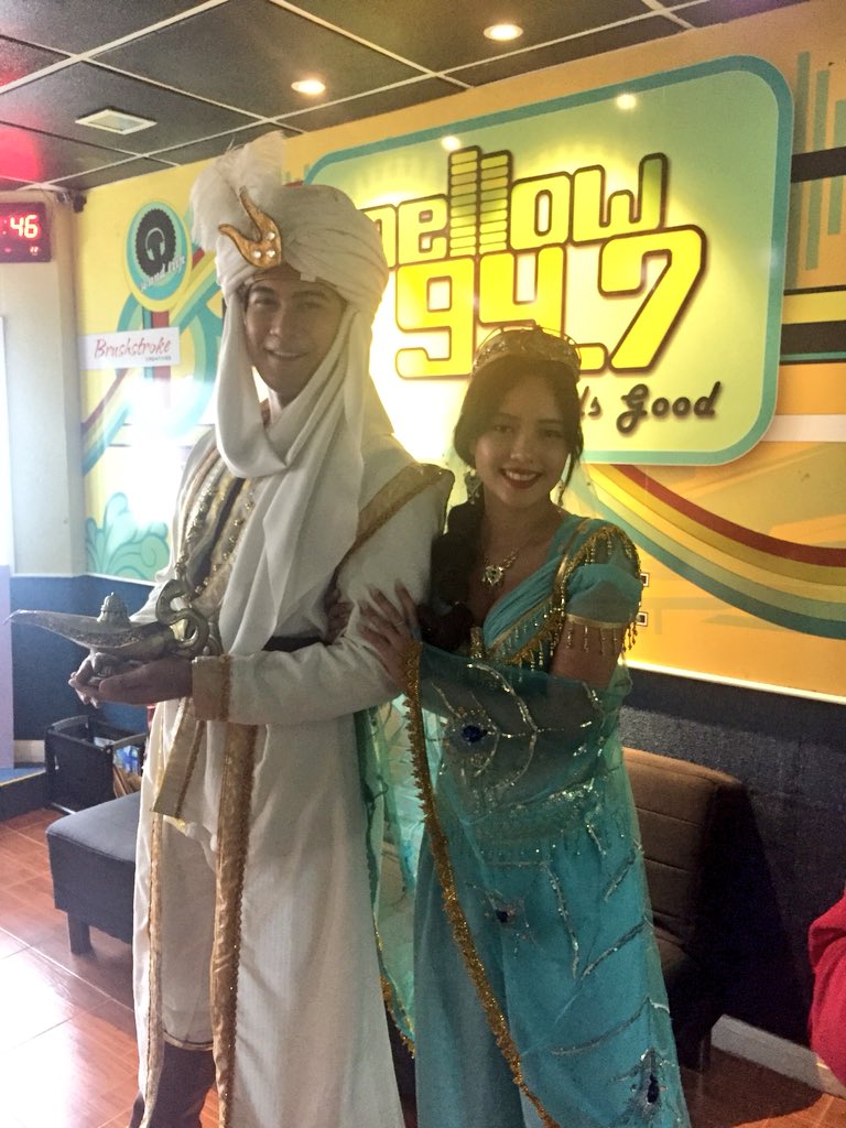 UMG_PH's tweet photo. Our magic carpet flew us next to @mellow947 ✨🎶 ..and their tagline perfectly describes the #AladdinOST , "Sounds Good" 💯🙌🏻
#WishGranted #AladdinPH https://t.co/1IHfpJQQzr