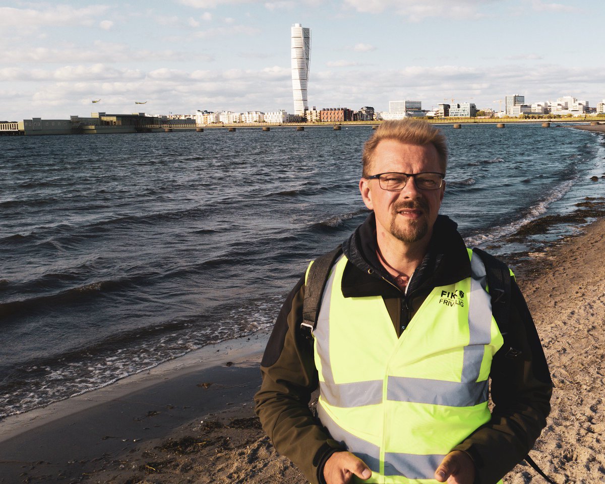 sjuab's tweet photo. The other evening I helped in a search effort arranged by FIKK in Malmö. I received the inquiry via SRD and in this way, I want to encourage more people with drones to register, we need to be many more who can help at needs. #srd #fikk #RESCUE #search #drone #sweden #malmö #DJI https://t.co/E6fBZOQw8A