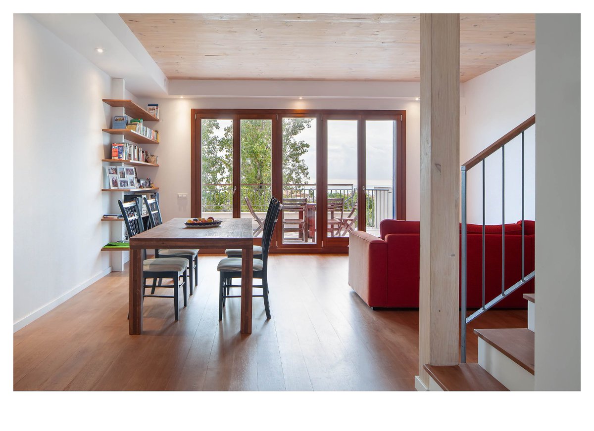 HouseHabitat's tweet photo. ¿Qué entendemos como #edificio saludable? ¿Cuáles son los beneficios para la #salud de la #madera como material de #construcción? https://t.co/Sx0H1XLQtf #hogarsaludable #bienestar #wellness #healthybuildings #woodenbuildings #juevesdearquitectura https://t.co/bVQ8ateNG9