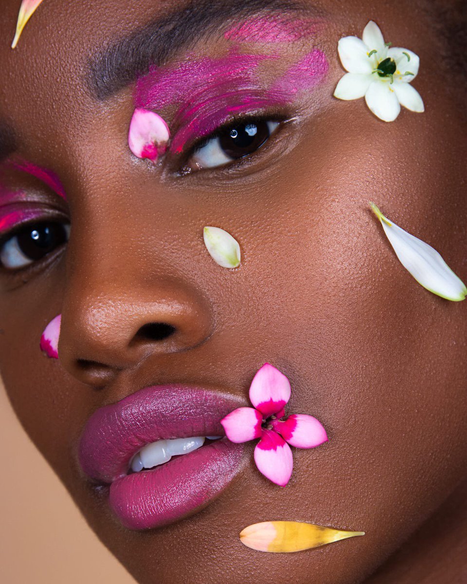 sjarlet's tweet photo. @JeffreeStar PLEASE add me to your PR LIST!!!! I am a traveling make-up artist from the Netherlands and it's my 22nd birthday today it would make my day, year and life!!!! I LOVE YOU SM https://t.co/eey7QM1AZX