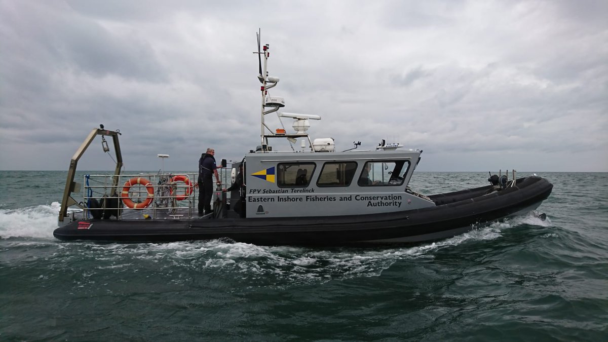 eastern_ifca's tweet image. On Sunday, our Inshore Fisheries and Conservation Officers took the opportunity while on patrol in The Wash and North Norfolk Coast to support @RNLIHunstanton volunteers with a training exercise #JointWorking #RespectTheWater