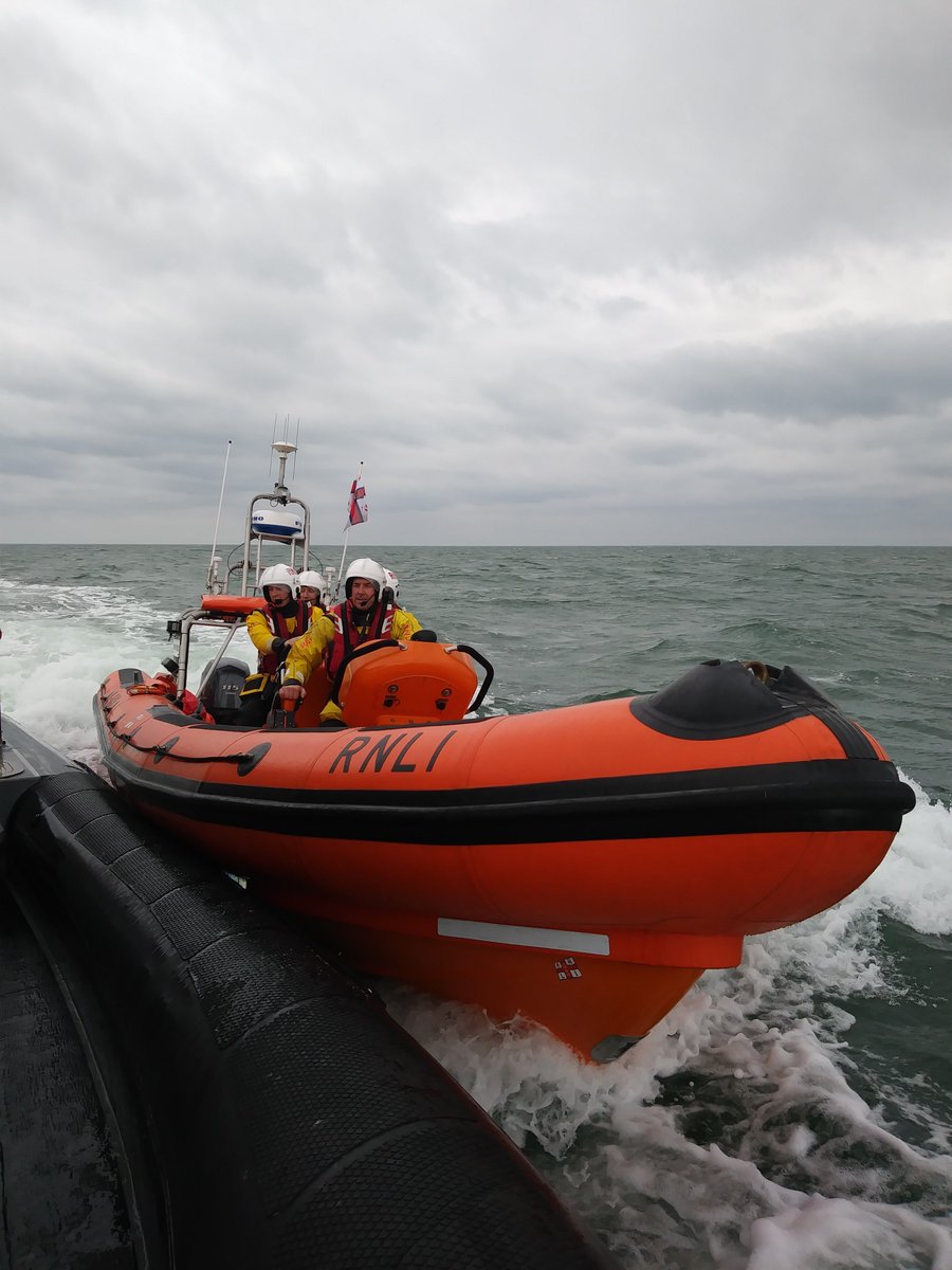 eastern_ifca's tweet image. On Sunday, our Inshore Fisheries and Conservation Officers took the opportunity while on patrol in The Wash and North Norfolk Coast to support @RNLIHunstanton volunteers with a training exercise #JointWorking #RespectTheWater