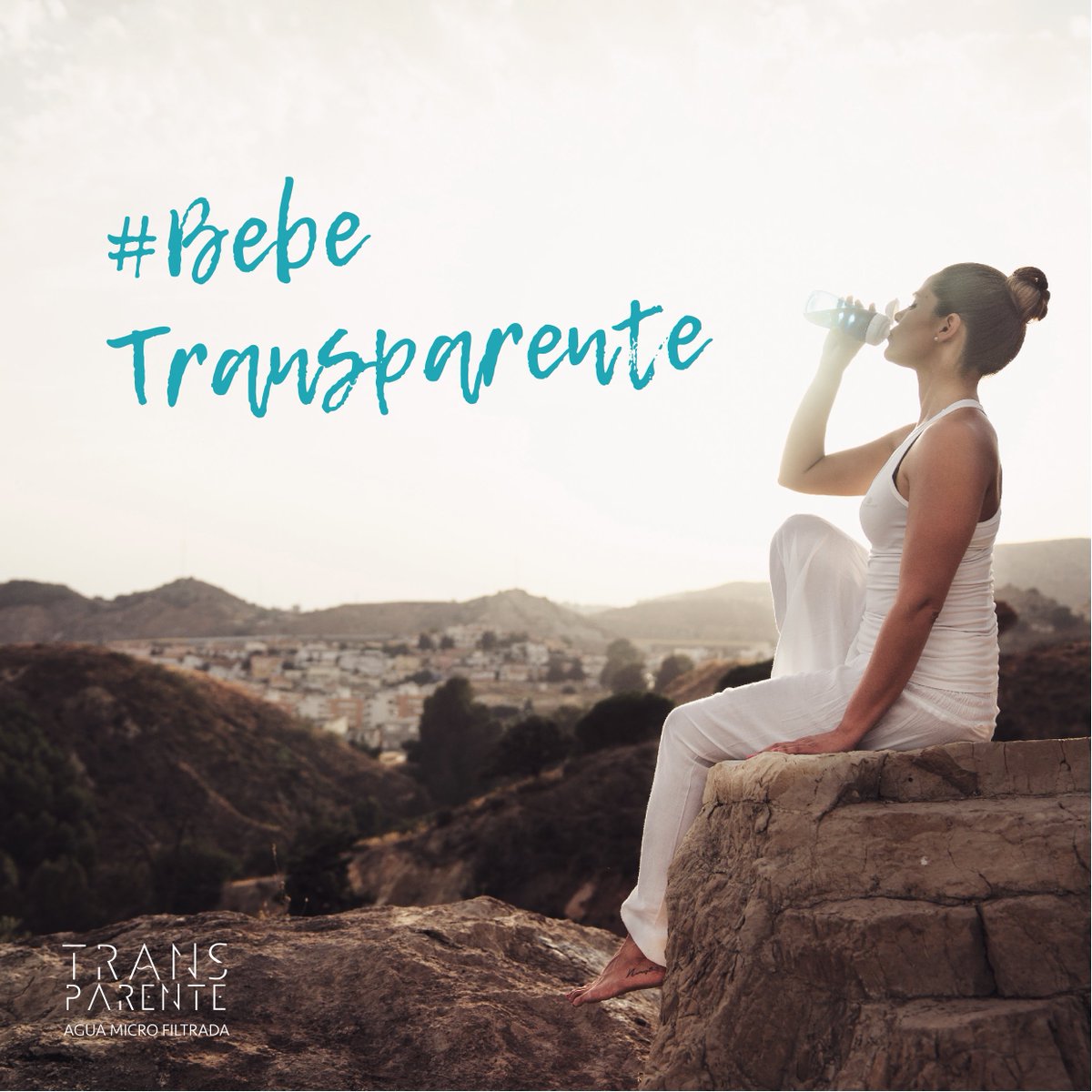 Transparente_ES's tweet photo. Comparte una foto de tu botella de agua Transparente con nuestro hashtag #BebeTransparente. ¡Comienza hoy a cuidar tu salud y la de todo el planeta con nuestras botellas sostenibles! Además podrás personalizarlas con tu propia marca. 

Contáctanos sin compromiso: 900 992 882 😉💧 https://t.co/pGm6Qhraln