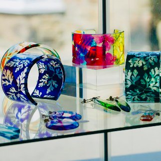 Some of Sue Gregor’s brightly coloured acrylic bangles each uniquely made with real flowers and leaves. 

#ukmade #acrylicjewellery #recycledplastic #botanticalgifts #suegregor #floral #contemporaryart #flowerart #artgallery