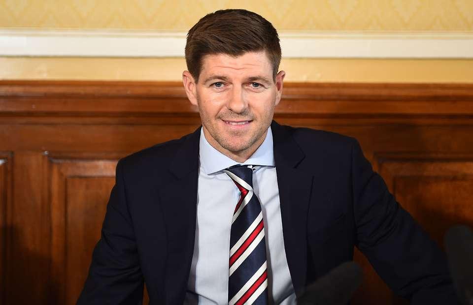 Happy Birthday to Steven Gerrard who turns 39 today! 
