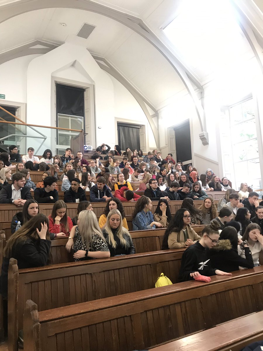 HarrisGuidance2's tweet photo. Harris Academy S6 Inducation day at Dundee University. Warm welcome from Mr Millar. #S6inductionday #harrisachieve @harrisacdundee @dundeeuni https://t.co/1BiHwn3V5w