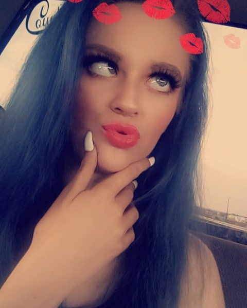 shutupdestiney's tweet photo. #snapchat👻 #snap #snapchatfilter #snapme #snapchatme #amso #addmeonsnap #iaddback #snapchatbabe #snapchatcodes #snapchatstories #bluehair #dontcare #bluehairdontcare #beautiful #pretty https://t.co/4hkNizo2Ni