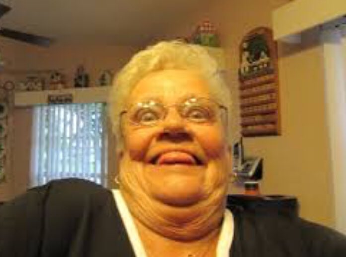 GrandmaAnn6's tweet photo. This is my best friend she is so nice #sister #bff #BestFriends #love https://t.co/2ioVScuGbD