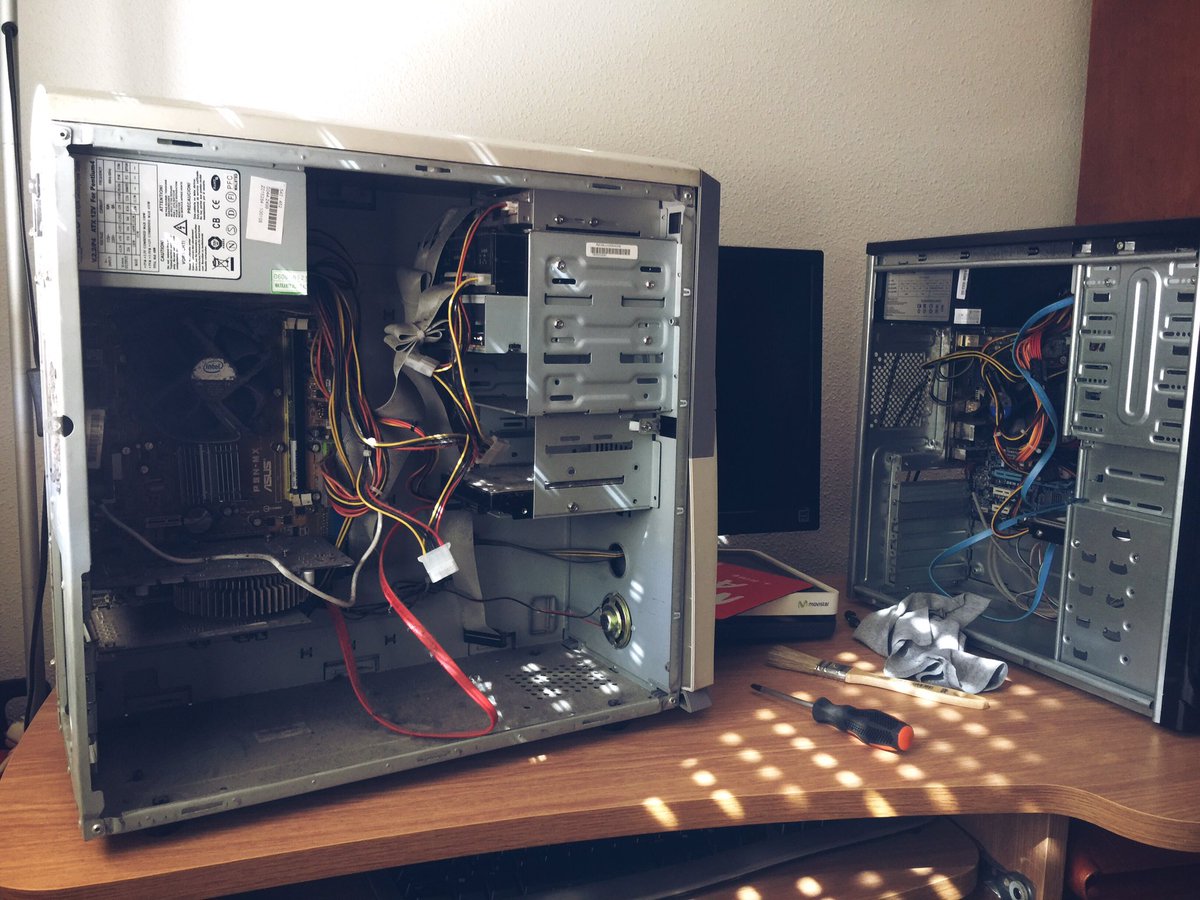 umbrelladesignc's tweet image. ¡¡Limpieza de equipos por fuera y por dentro!! Tenemos en cola de espera otros dos.. ☂️☂️
#umbrellacomputing #fixcomputer #arreglodeordenadores #limpiezadeequiposinformaticos #informatica #hardware #software #empresasyparticulares #asistenciatecnica #serviciotecnico