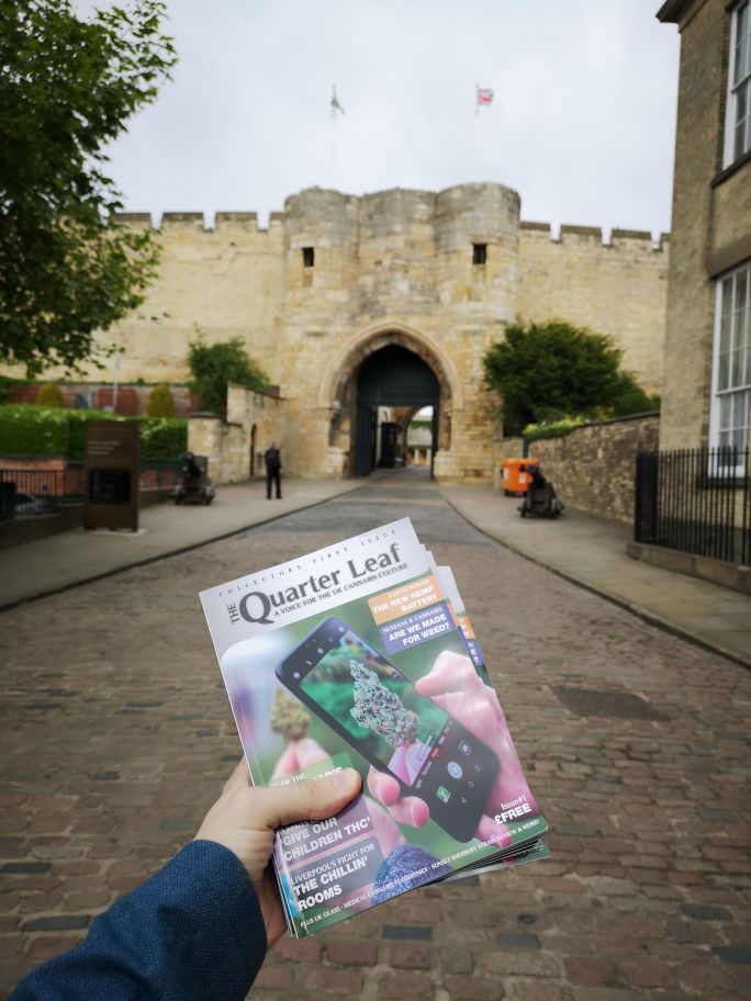 Arrived in Lincoln to support Davey Slathia of the Lincoln Cannabis Social Club today. He is being put through the Crown Court in the name of The Queen because of laws against people who use cannabis - even when it's to help a dying relative. #endprohibition #ukcsc #cannabis