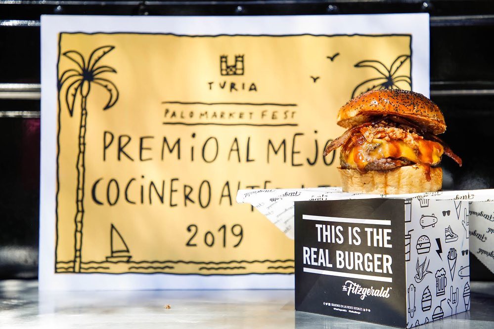 ApiciusRte's tweet photo. ¡Ha sido un placer participar como jurado en el @PaloMarketFest en el Premio al Mejor Cocinero Alternativo 2019 y colaborar con @CervezaTuria @PlateroChef @diegolassochef @diegolaso  @ger_carrizo  Enhorabuena al ganador@ @thefitzeraldco🥇 ¡go go go! 🙌🙌🙌 https://t.co/dsK2YbmlfM