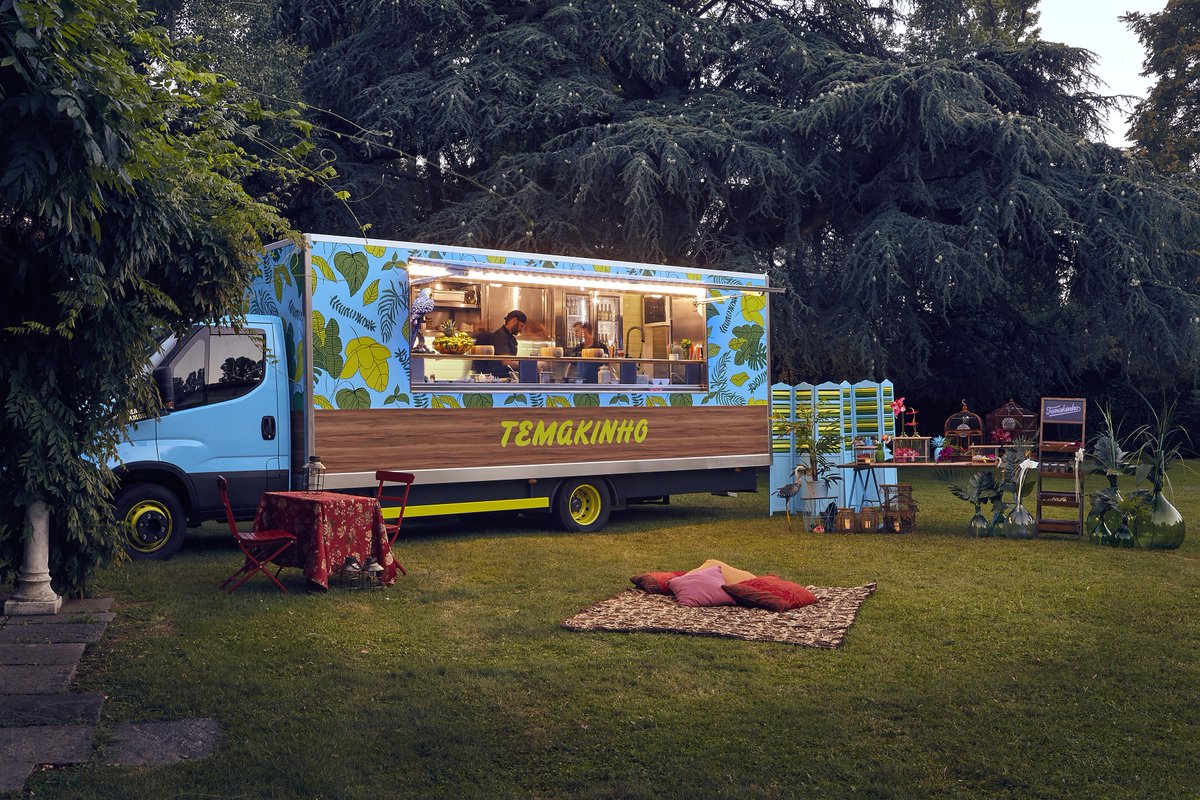 Wedding season is coming, and our #TemakinhoTruck is ready!  
Fresh nippo-brazilian sushi and our unique atmophere are at your fingertrips 🤩 Write to events@temakinho.com to organise your own event all in #Temakinho style!