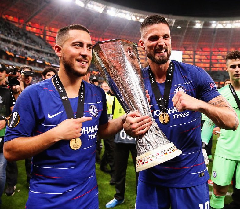 alphaxbet's tweet photo. Après la Coupe du Monde, l'#EuropaLeague 🇪🇺🏆

Olivier Giroud enchaîne les trophées (Chelsea 4-1 Arsenal) !

Est-ce un joueur que vous appréciez ? 😊

#CHEARS #UELfinal #TeamParieur https://t.co/C75XCpVV6e