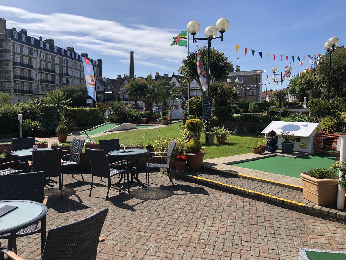 Lillyputtgolf's tweet photo. 📸 Blue skies in #Broadstairs this morning and we’ve already got our first golfers on! 

Open until 5pm today! https://t.co/XMKYUs2FOB