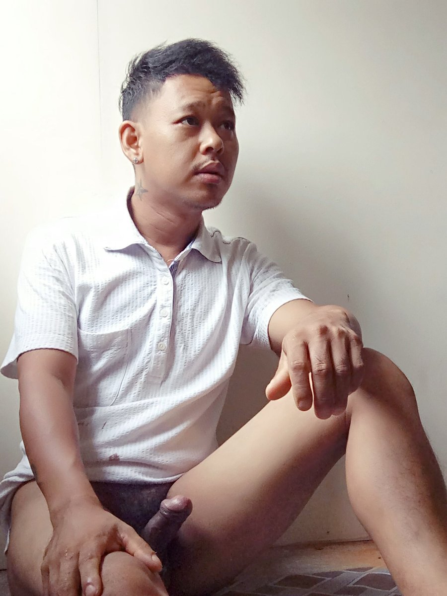 Npt ၿမိဳ႕မေစ်းေရာက္ေနတာ now👌....hiလိုက္ေတာ့👍