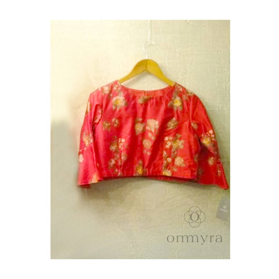 ommyralabels's tweet photo. A baraat collection calls for vibrant colours and attractive designs. Look drop-dead gorgeous in this mustard yellow and red attire from the house of Ommyra.

#NewCollection #NewLook #FreshFashion #Summercollection #SummerLook #StyleStatement #Ommyra #silhouettes #DesignerWear https://t.co/I4mbWE5Bzt